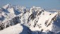 Markant die 2.475 m hohe Rettlkirchspitze. Gemeinsam mit dem Greim die hchsten der Wlzer Tauern. Links Deneck, Gr. Knallstein und Dachstein.