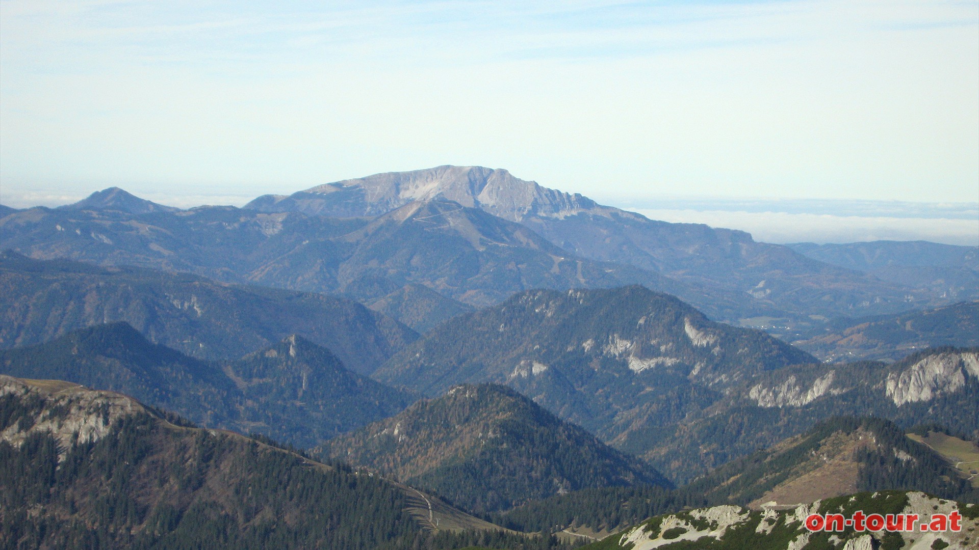 Die Panoramaaussicht ist vom Feinsten; der tscher im Nordwesten.