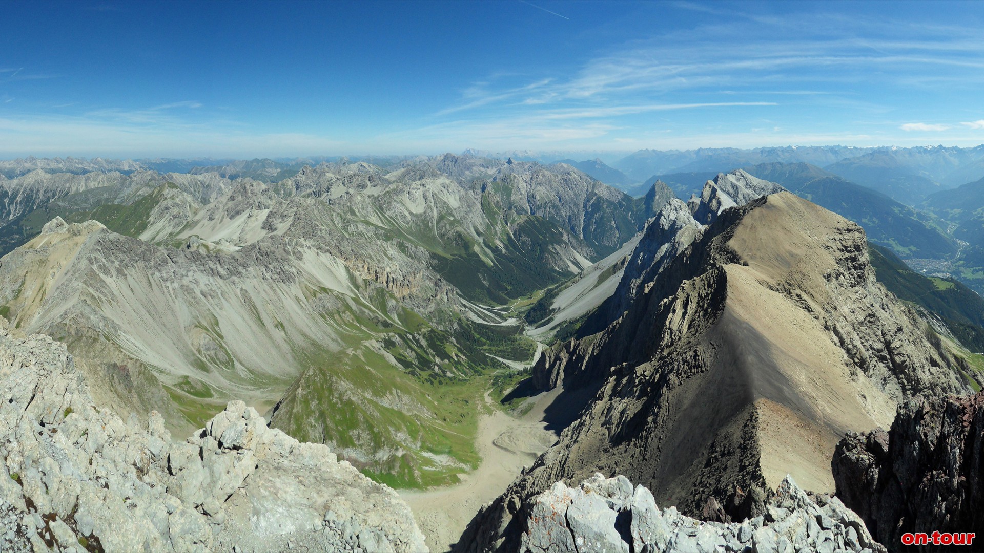 Die stlichen Lechtaler Alpen. Rechts der Gatschkopf und in der Mitte das Patroltal.