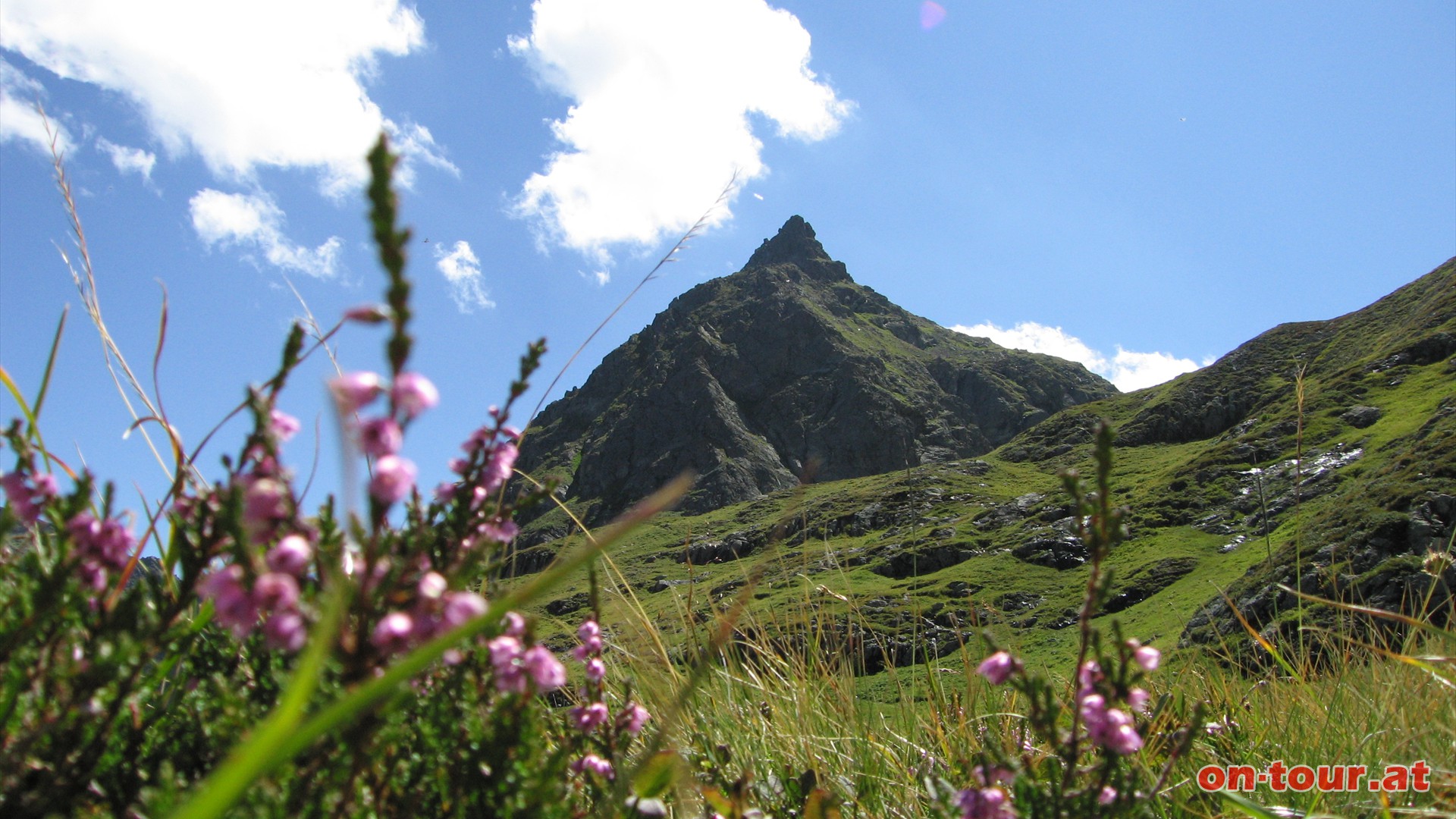 Je nher das Tilisuna Seehorn rckt, umso eher wird der Gipfel seinem Namen auch gerecht. Die Hornform ist von Westen deutlich erkennbar.