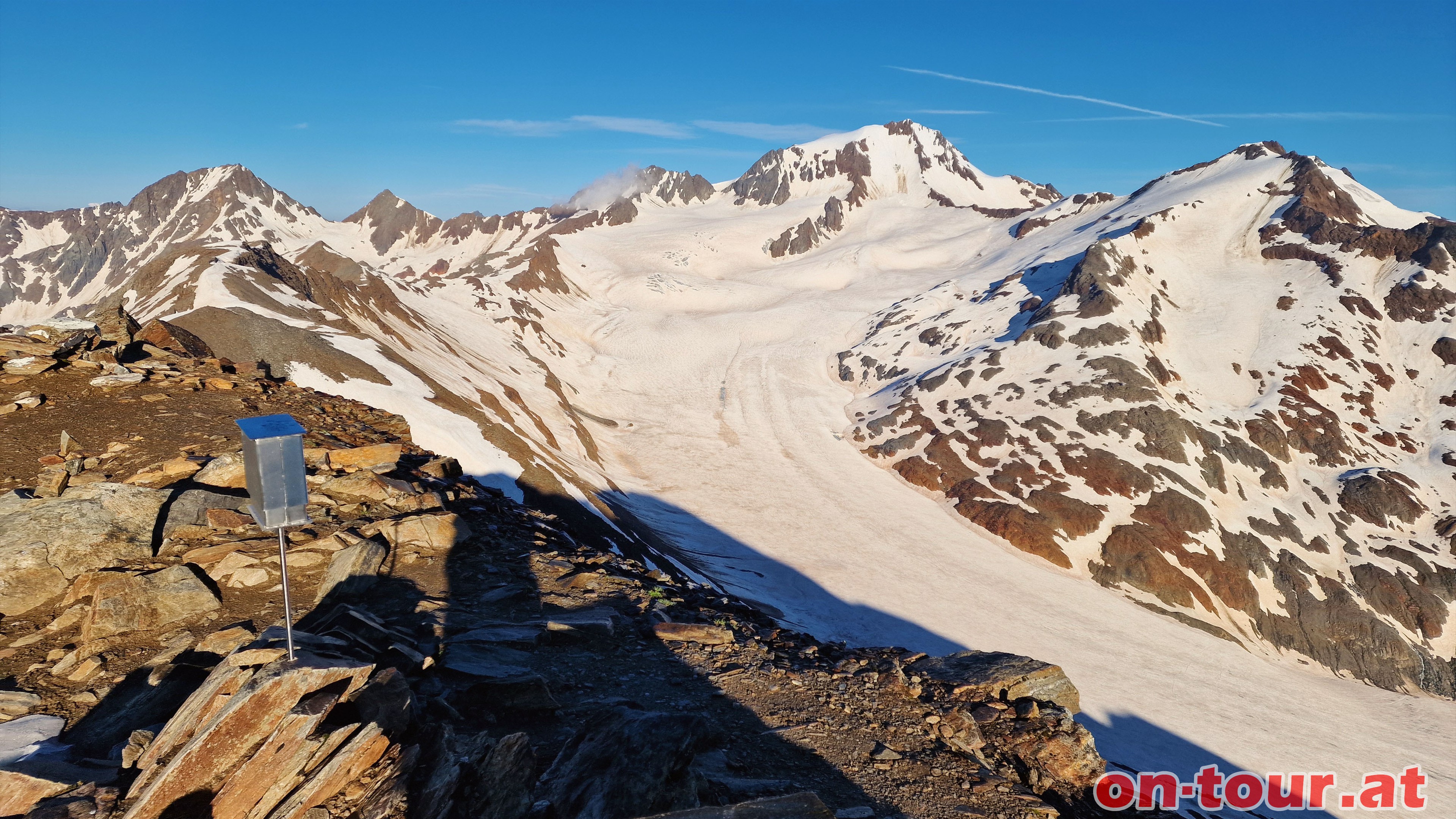 Im hintern Eis; W-Panorama mit Weikugel und Hintereisferner.